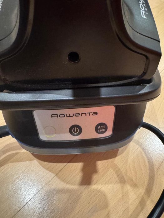 Ferro Rowenta com reservatório de água