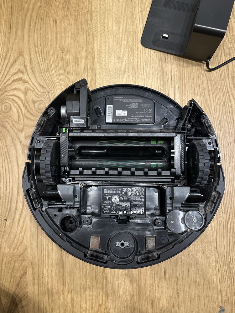 Robot odkurzajacy iROBOT Roomba j7 (j715840)
