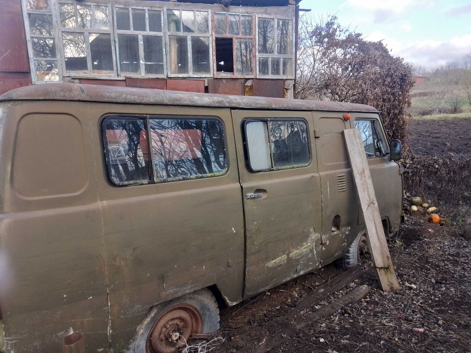 Продам УАЗ 452 зелений