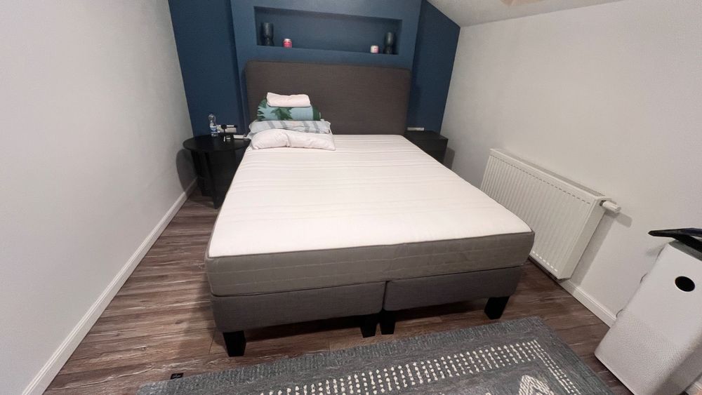 Łóżko z materacem 160x200