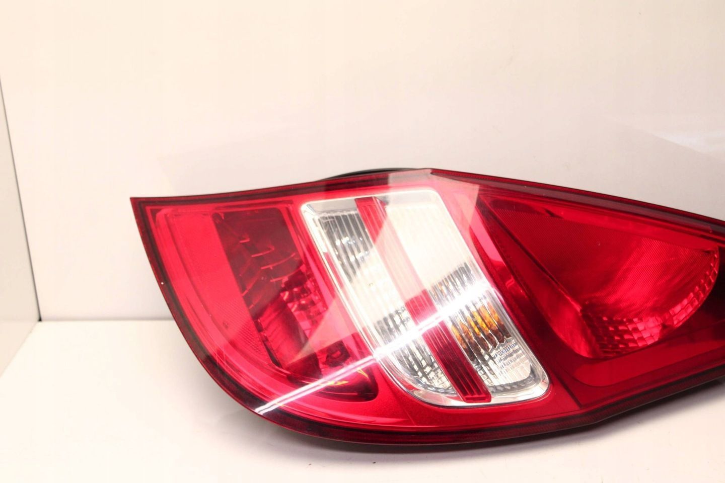 HYUNDAI I I30 HB 07R- LAMPA PRAWA TYLNA PRAWY TYŁ