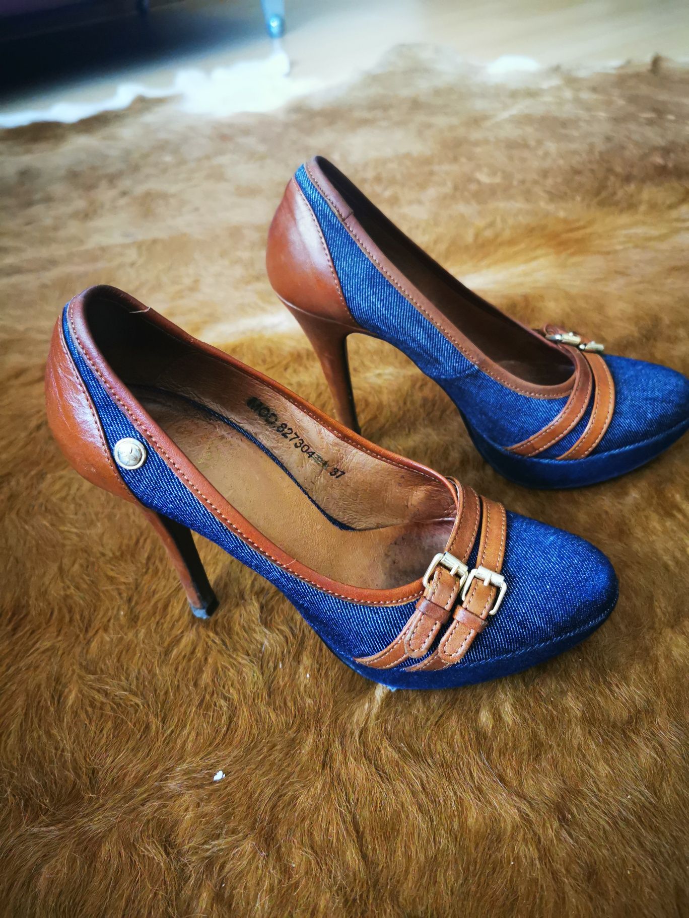 Sapatos de ganga e pele Salsa