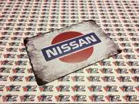 Placa decorativa metálica Nissan