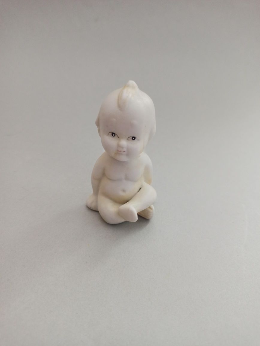 Ceramiczna figurka vintage laleczka kewpie bobasek biskwit dzidziuś