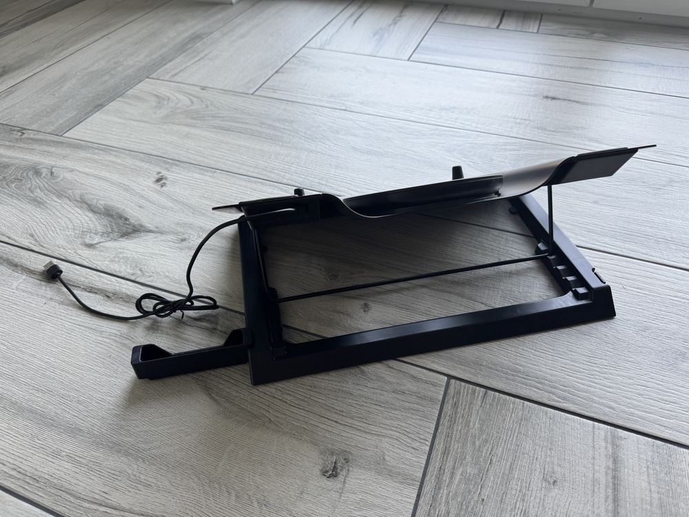 Podstawka choodzaca GENESIS pod laptopa