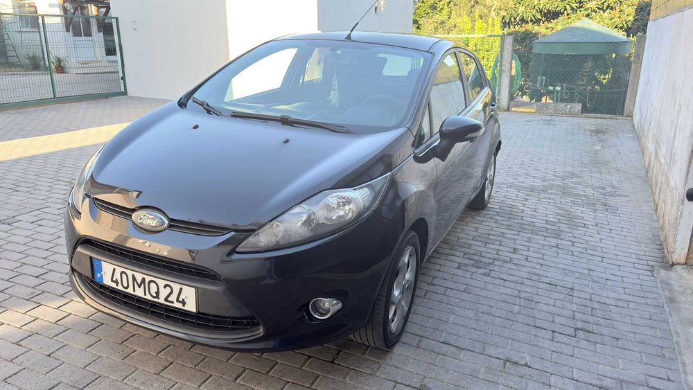 Vendo Ford Fiesta