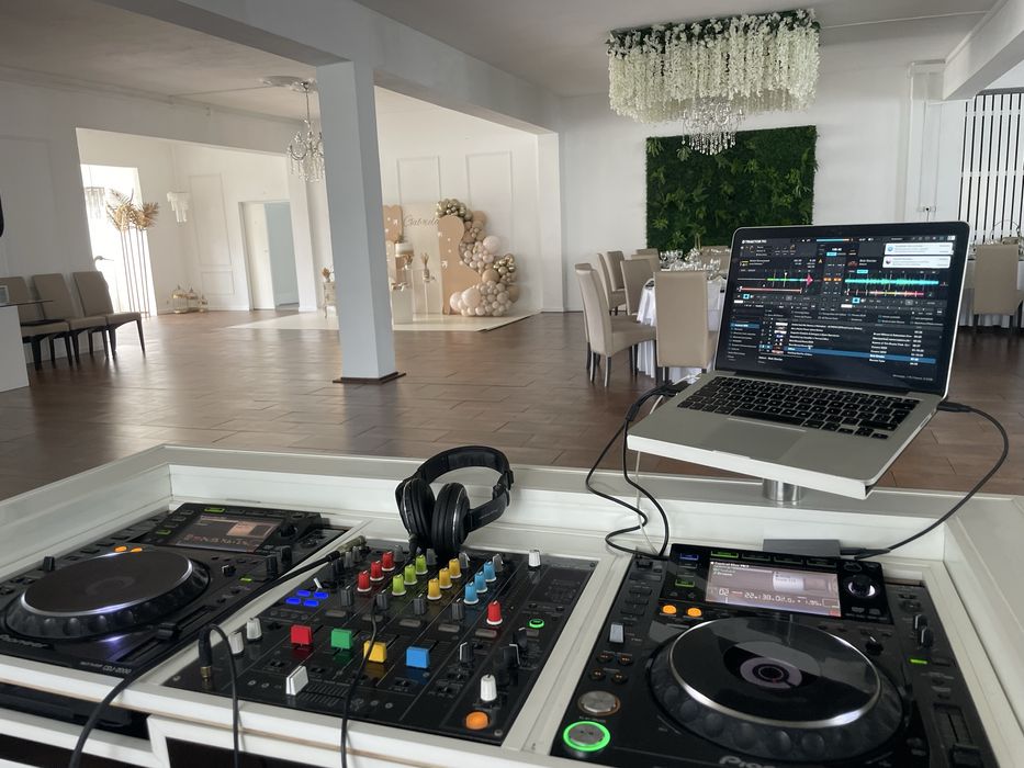 Pioneer cdj 2000 Pioneer djm800 Movel Cabine  dj