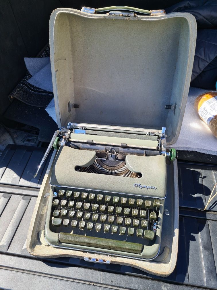 Maszyna do pisania OLYMPIA