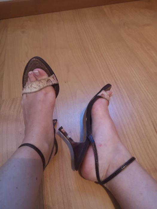 Sandálias em tons castanho, novas, Bianca, 35