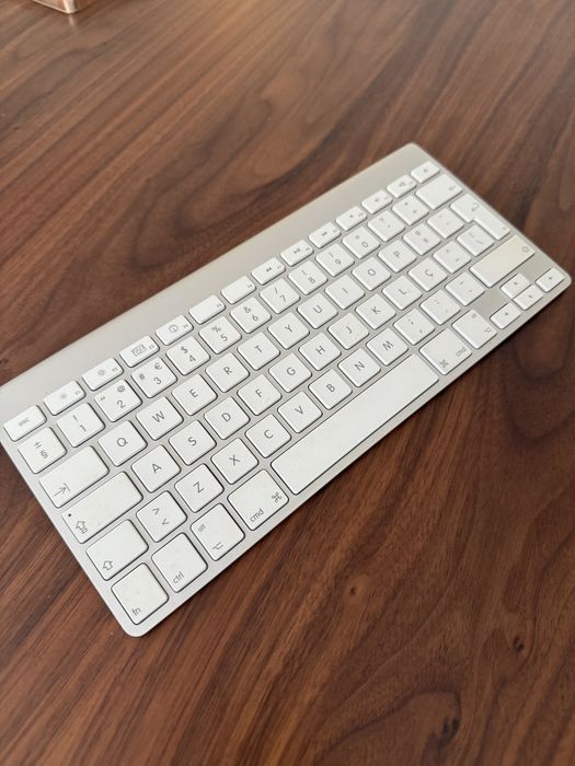 Apple Teclado Magic Keyboard 1