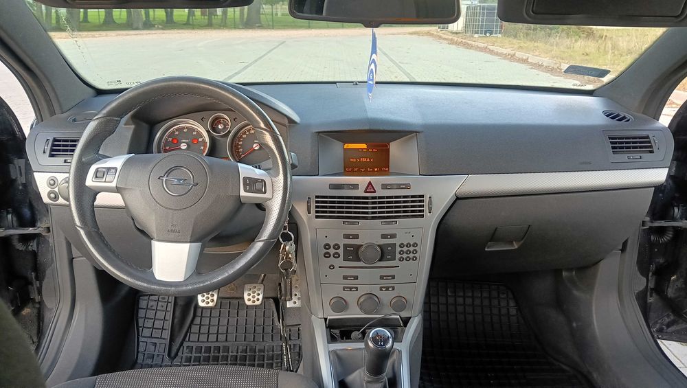 Opel Astra H GTC