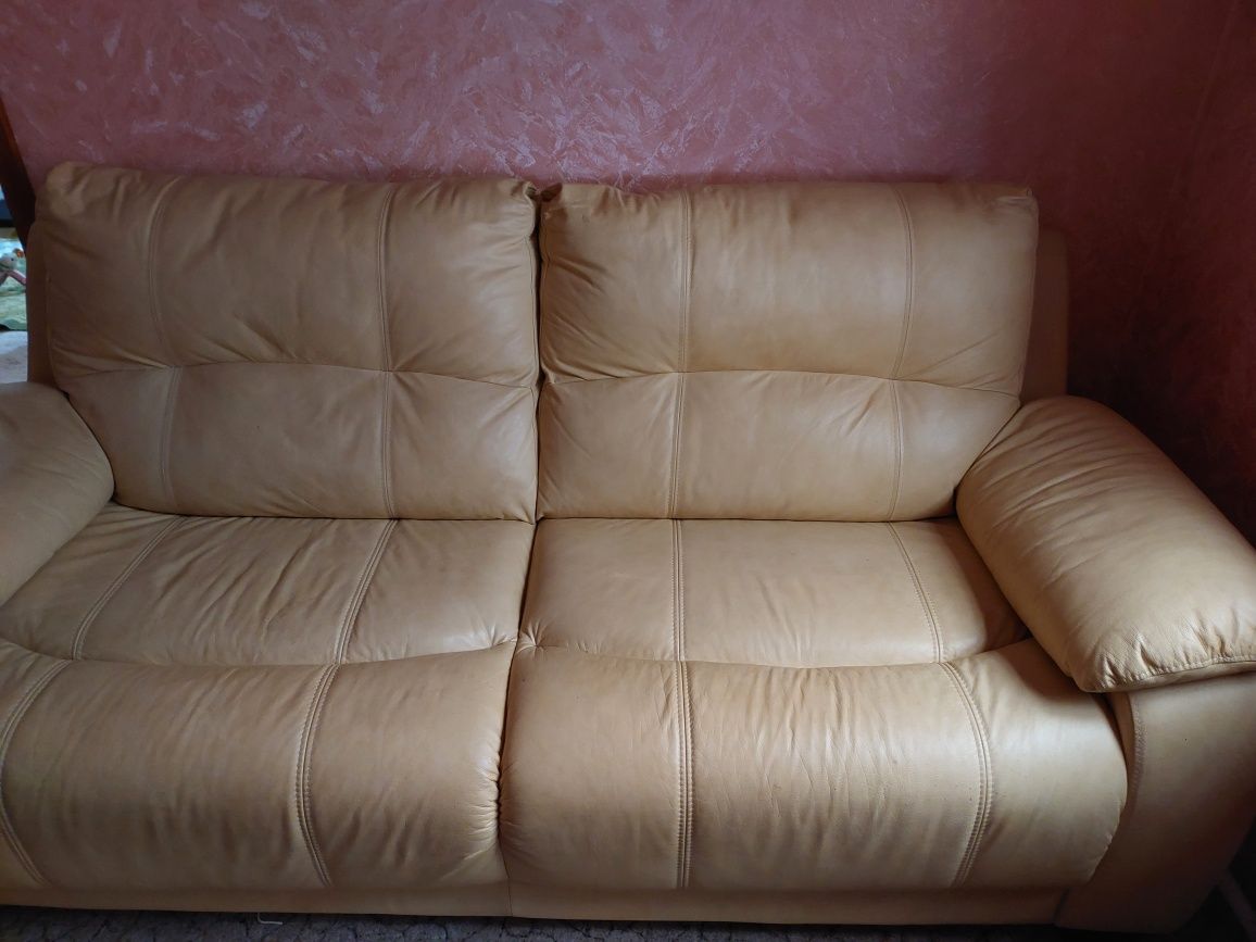 Продаж дивана з кріслом