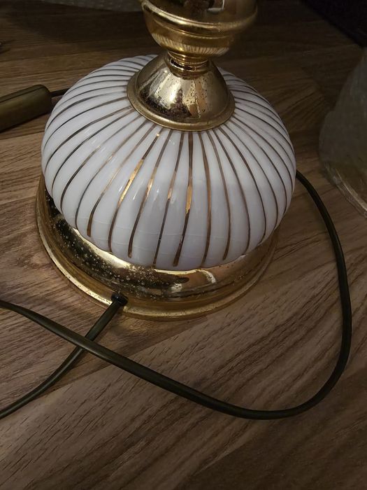 Candeeiro tecto e mesa de cabeceira anos 80