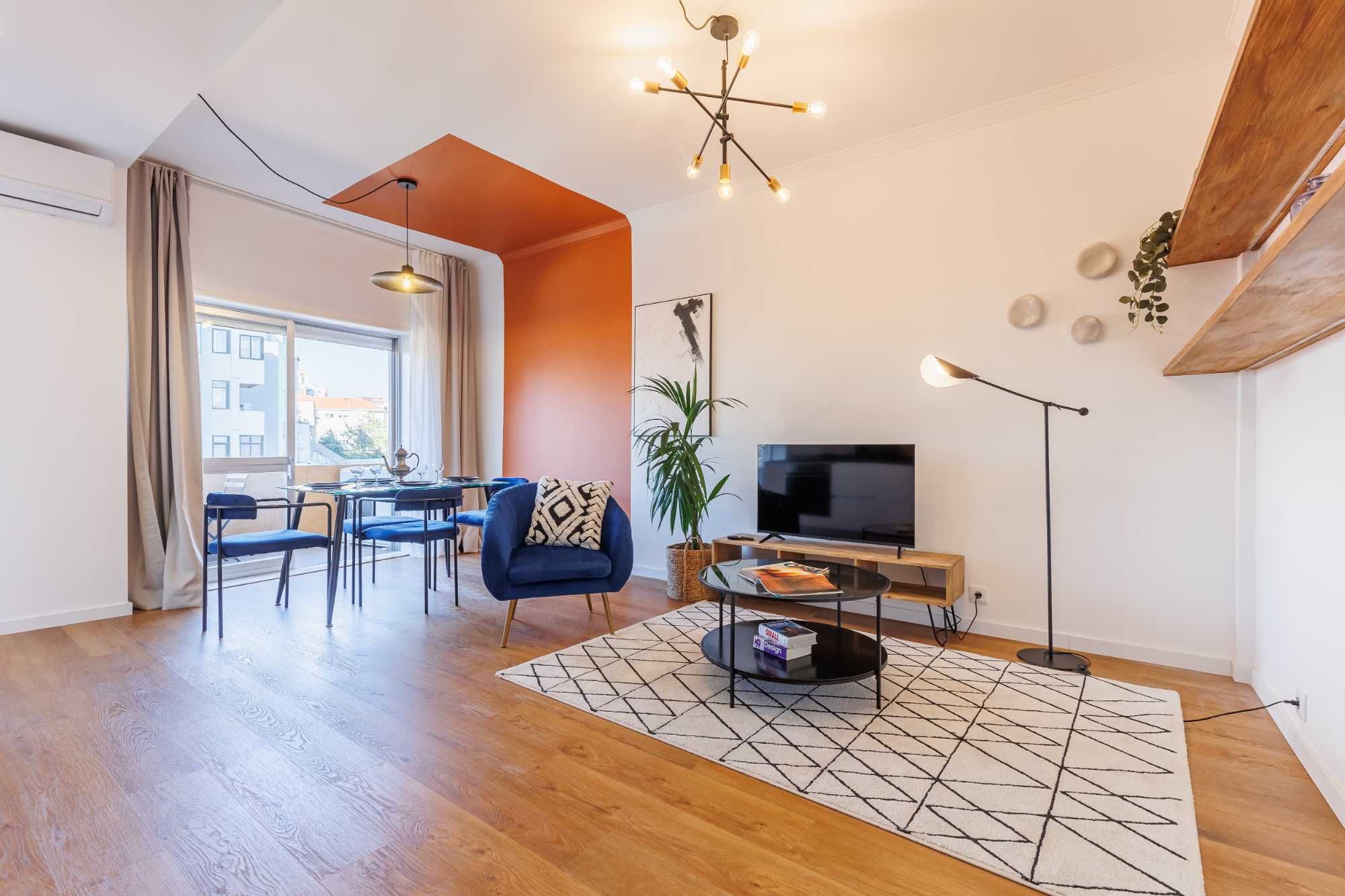 Apartamento com 2 quartos e varanda