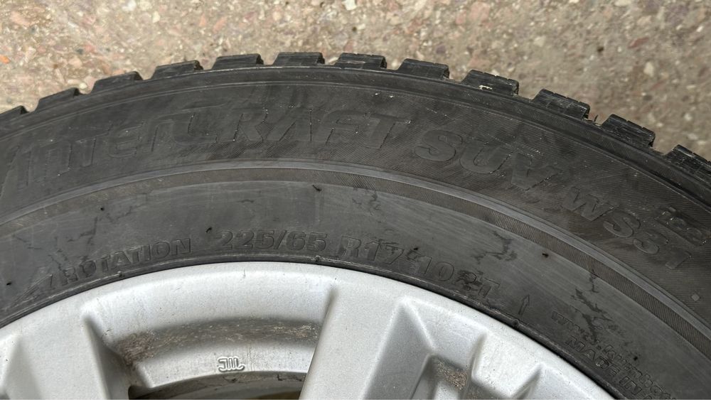 Колеса комплект зима 225/65/R17 Nissan