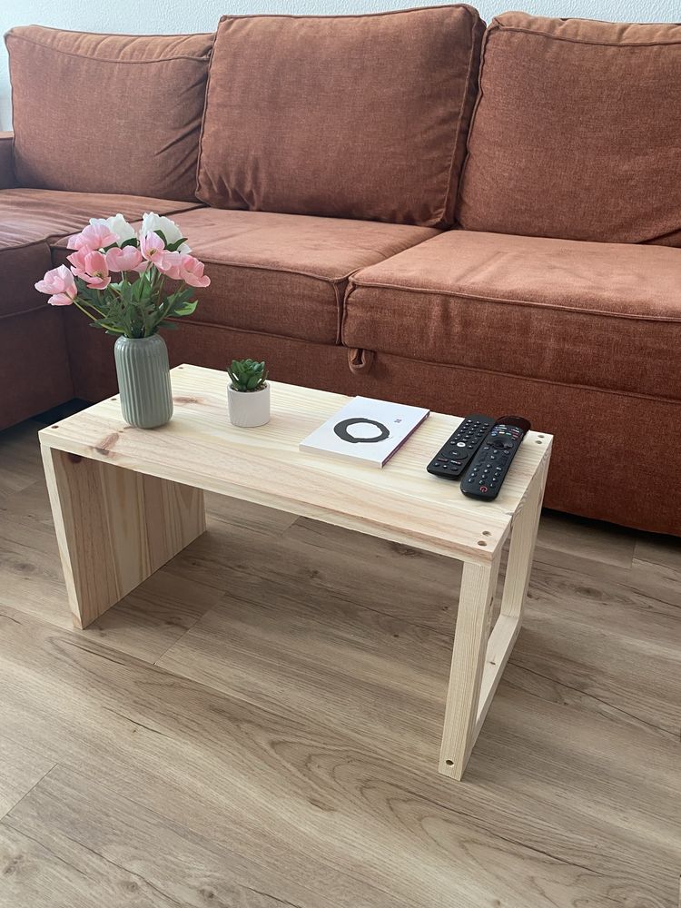 Mesa de apoio ao sofá