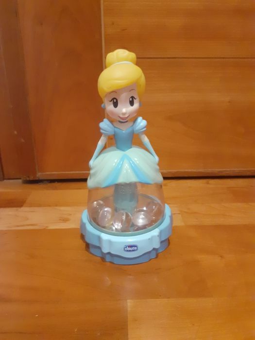 Pião Dançarino da Cinderela da Chicco