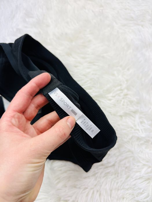 Biustonosz sportowy usztywniany 70B czarny