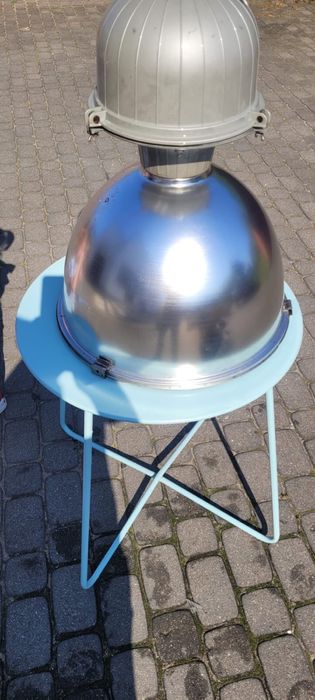 Lampy loftowe, duże. 8 sztuk dostępnych.