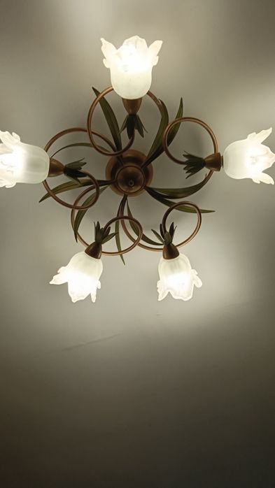 Продам люстру для кімнати