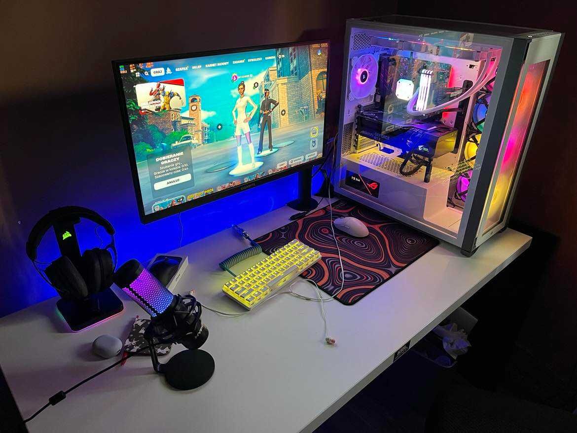 Biurko Fury C36 /BIAŁE + LED