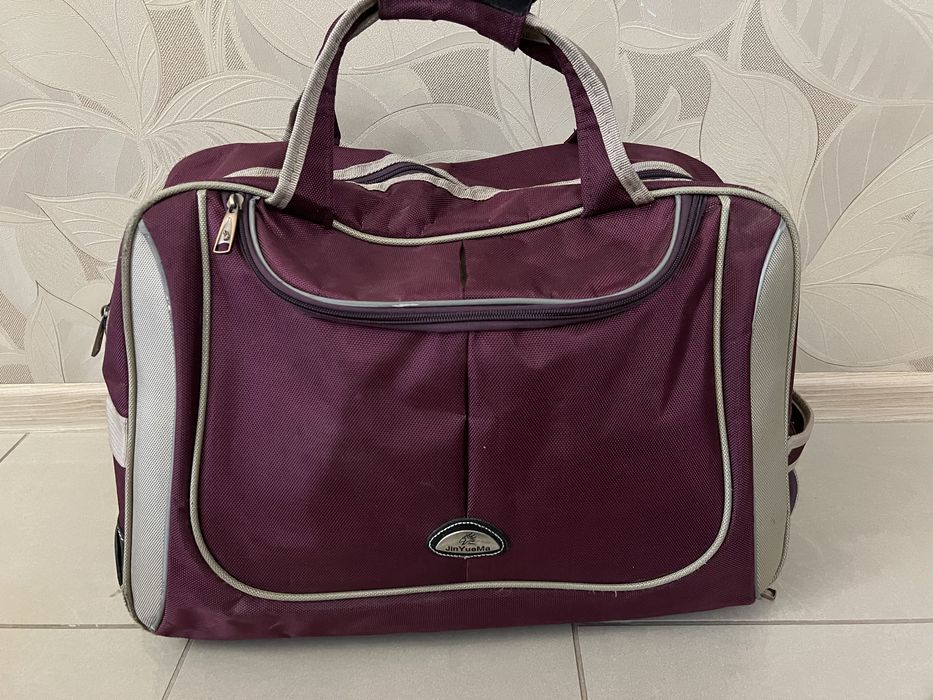 Дорожня сумка на колесах