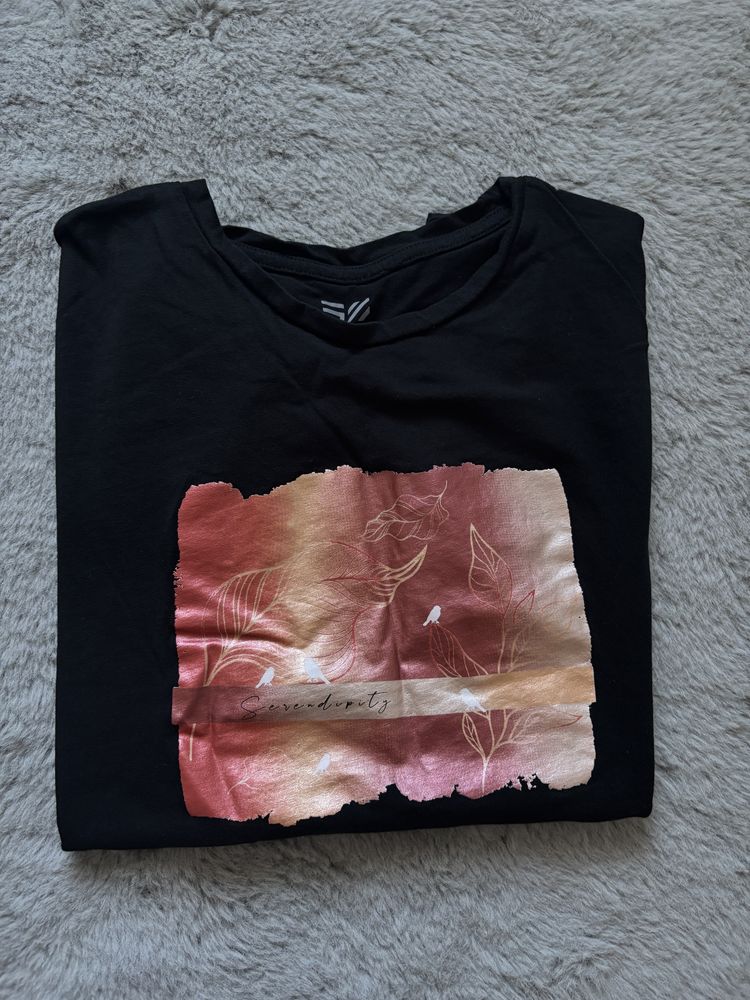 czarny T-shirt z nadrukiem M