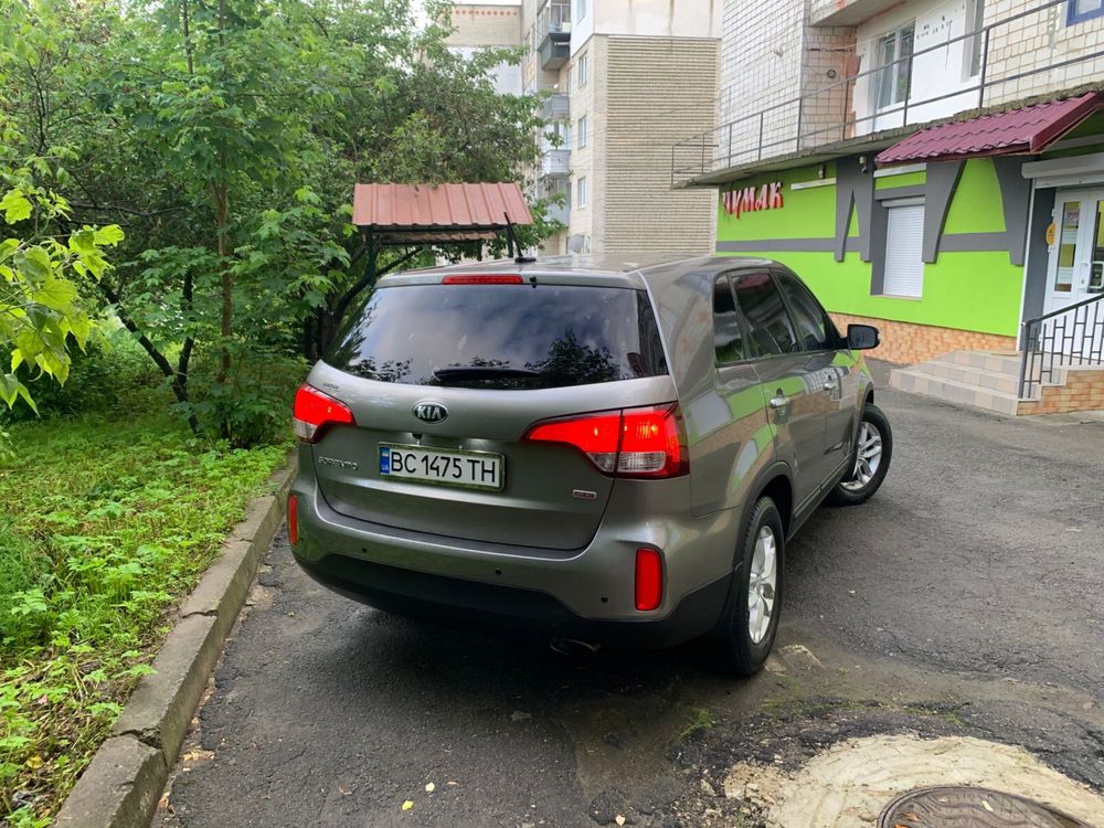 Kia sorento awd