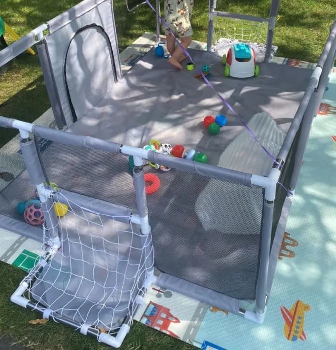 Дитячий манеж з сітчастими стінками