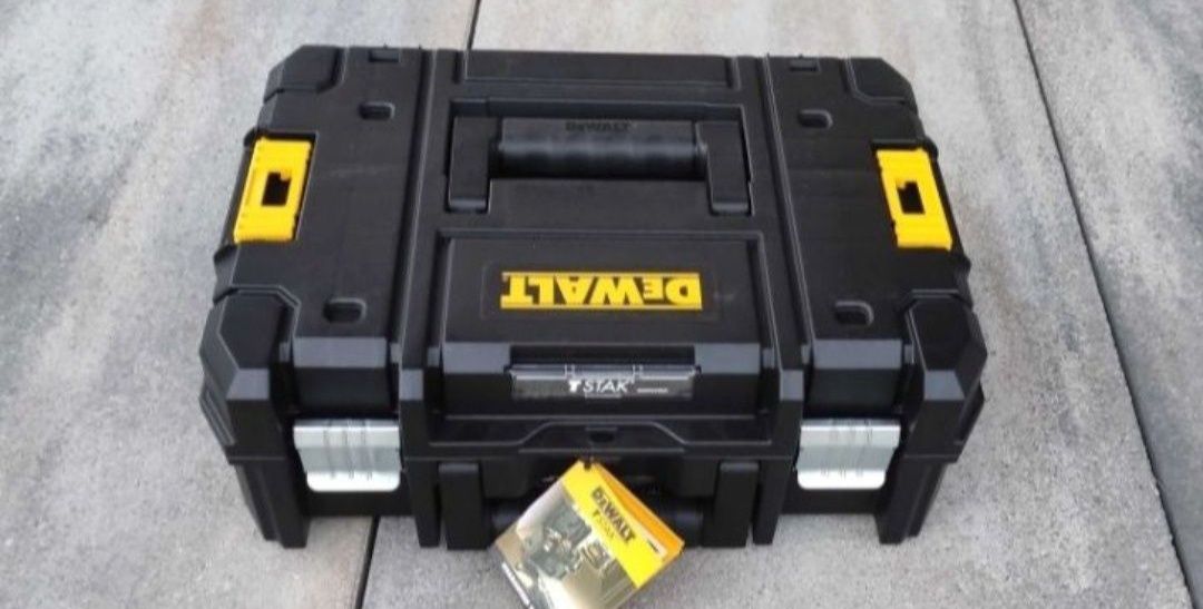 Walizka uniwersalna DeWalt Tstak 2 13.5 l