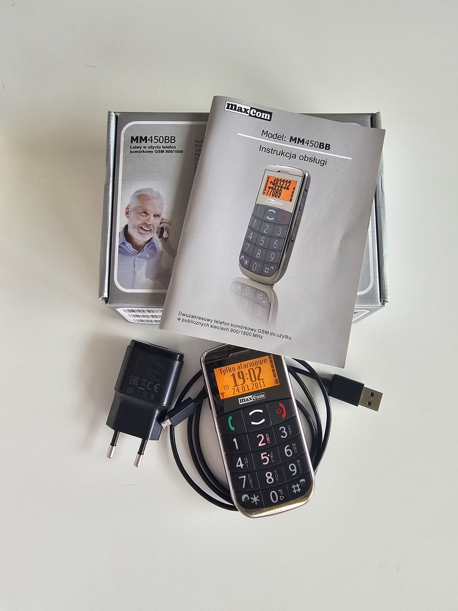 MaxCom MM450BB telefon komórkowy