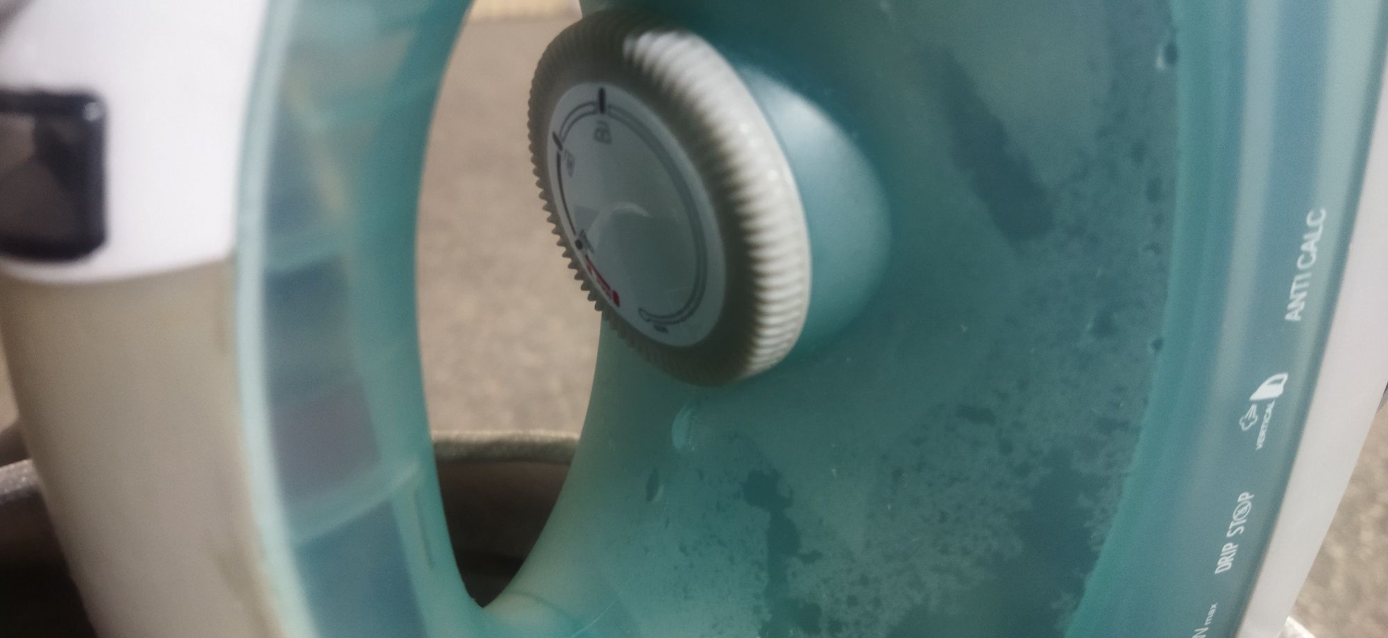 Ferro de engomar com vapor