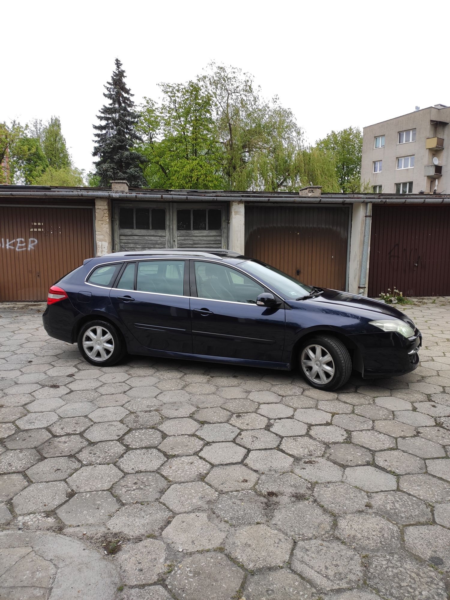 LAGUNA 3 benzyna kombi alu navi Kielce