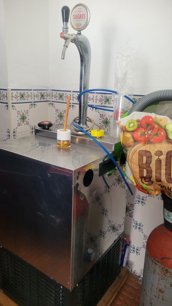 Máquina de tirar cerveja
