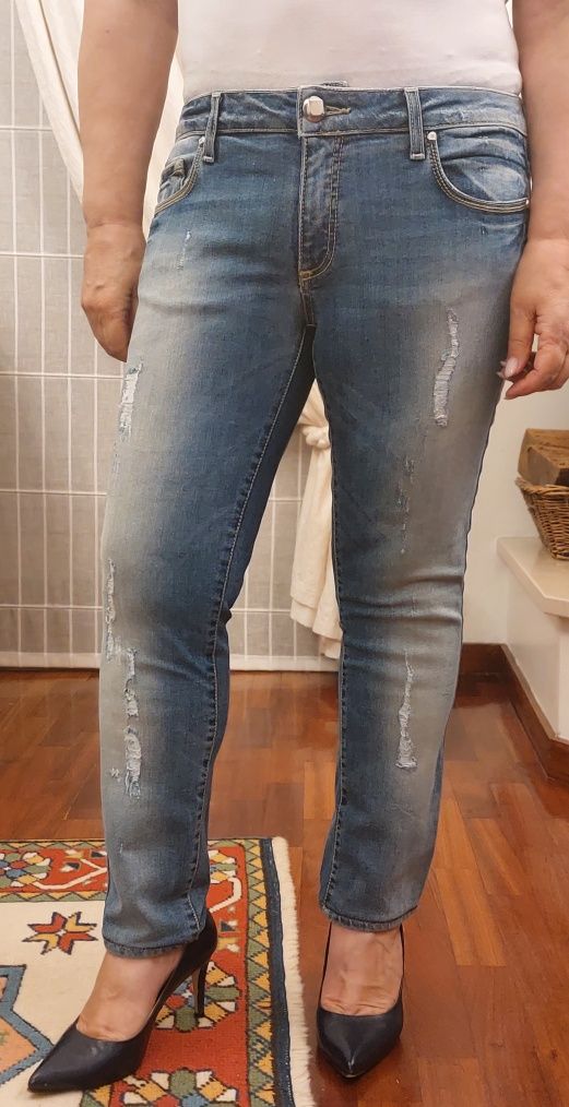 Calça ganga com elastano marca "Kocca "