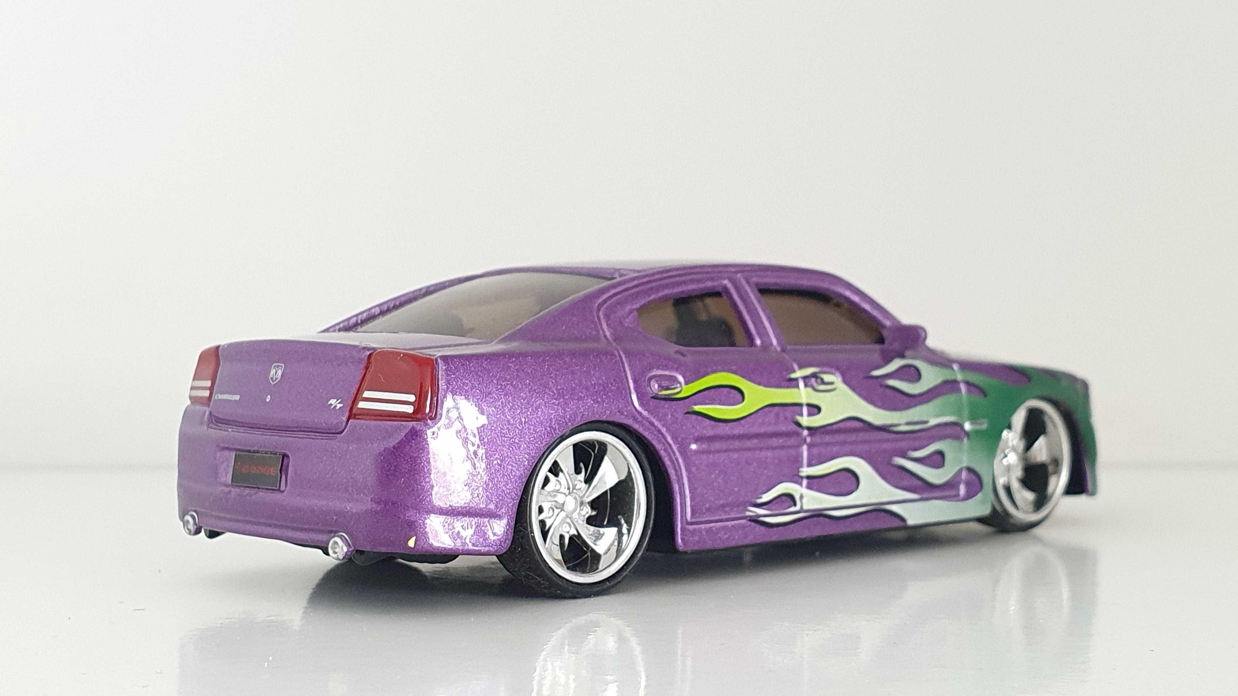 2006 Dodge Charger R/T Street Tuners Bburago Burago 1:43