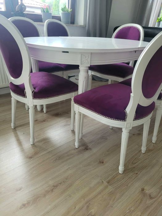 Zestaw mebli komoda, stół, krzesła