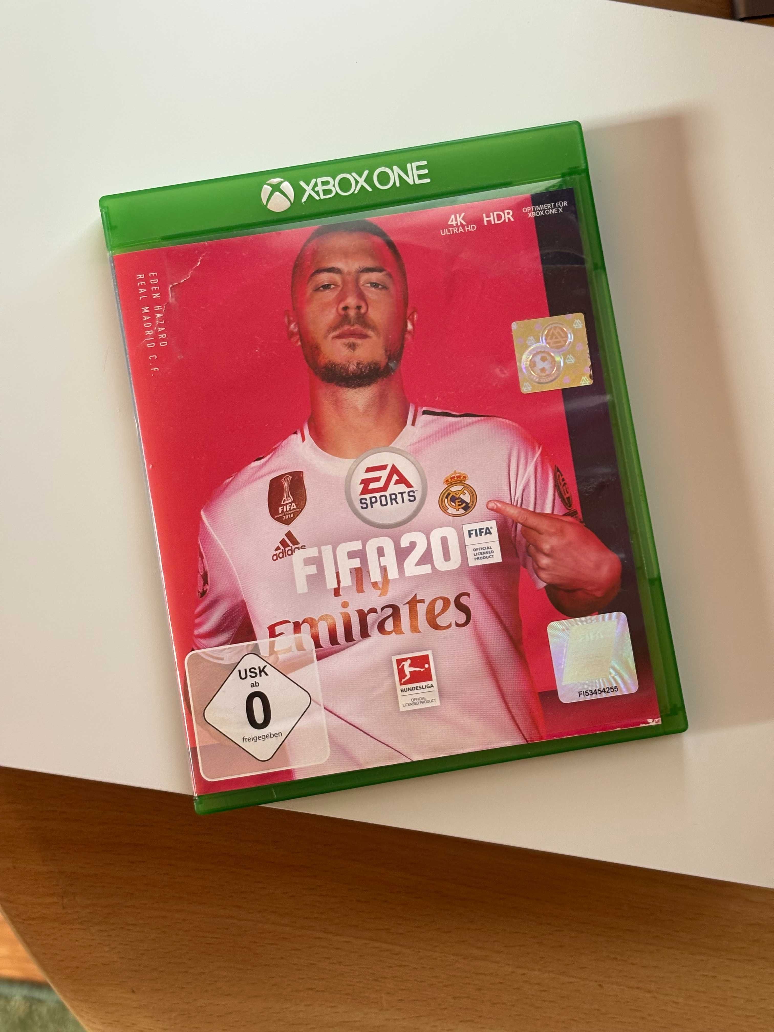 Ігрова приставка Xbox One X 500GB + 2 Джойстики + Комплект + Fifa20