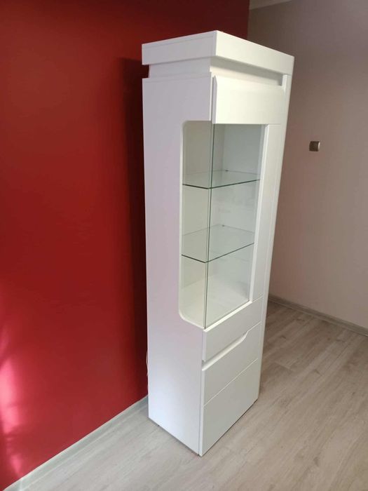 Witryna szklana jak nowa Agata meble
