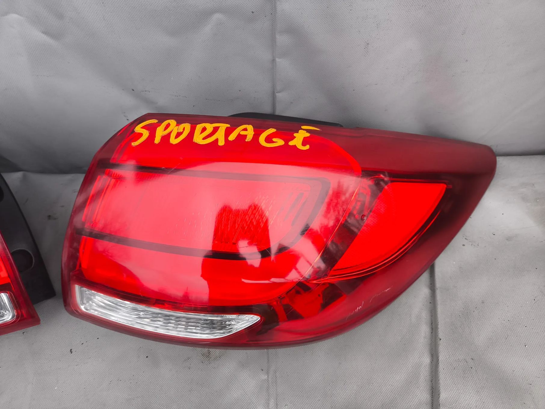 KIA SPORTAGE III LIFT LAMPA TYLNA TYŁ LEWA PRAWA