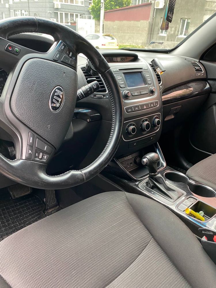 Продам KIA Sorento 2014 год