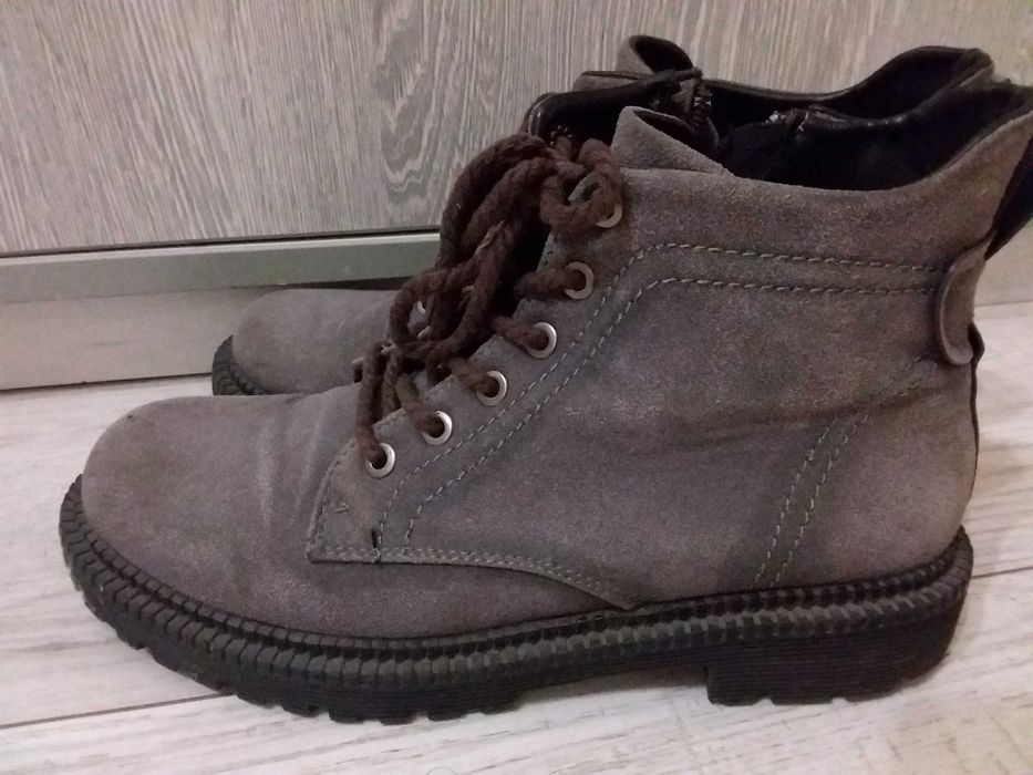 Женские ботинки 39 розмір в хорошем состоянии