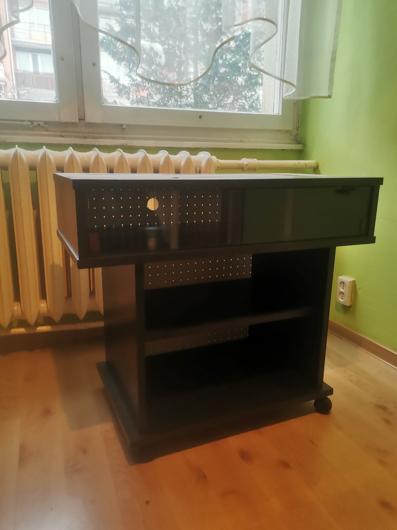 Stolik pod telewizor