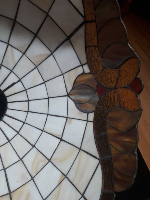 Klosz witrażowy w stylu Tiffany