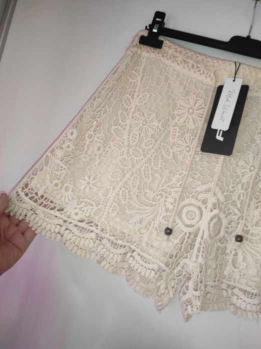 Calções de renda novos tamanho L