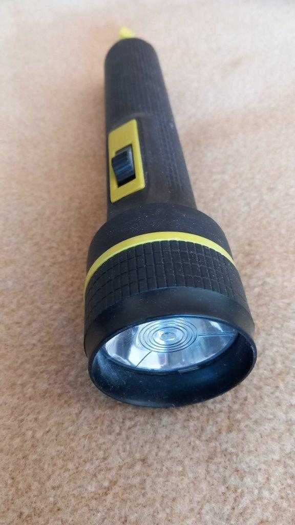 Lanterna com 25 cm.