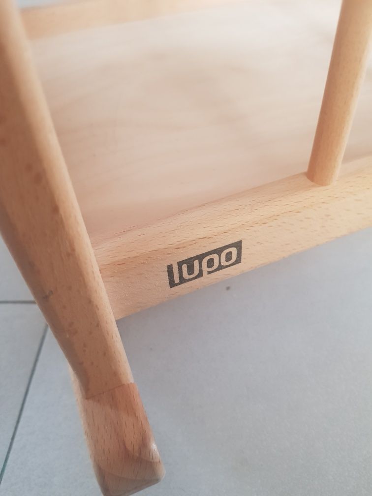 Drewniana kołyska dla lalek firmy Lupo