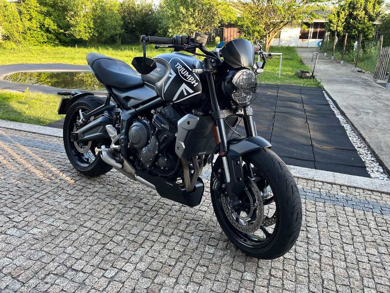 Triumph Trident 660