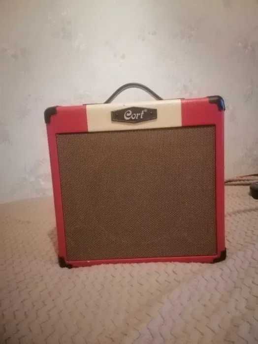 cort cm15r комбо підсилювач виготовлений в Індонезії