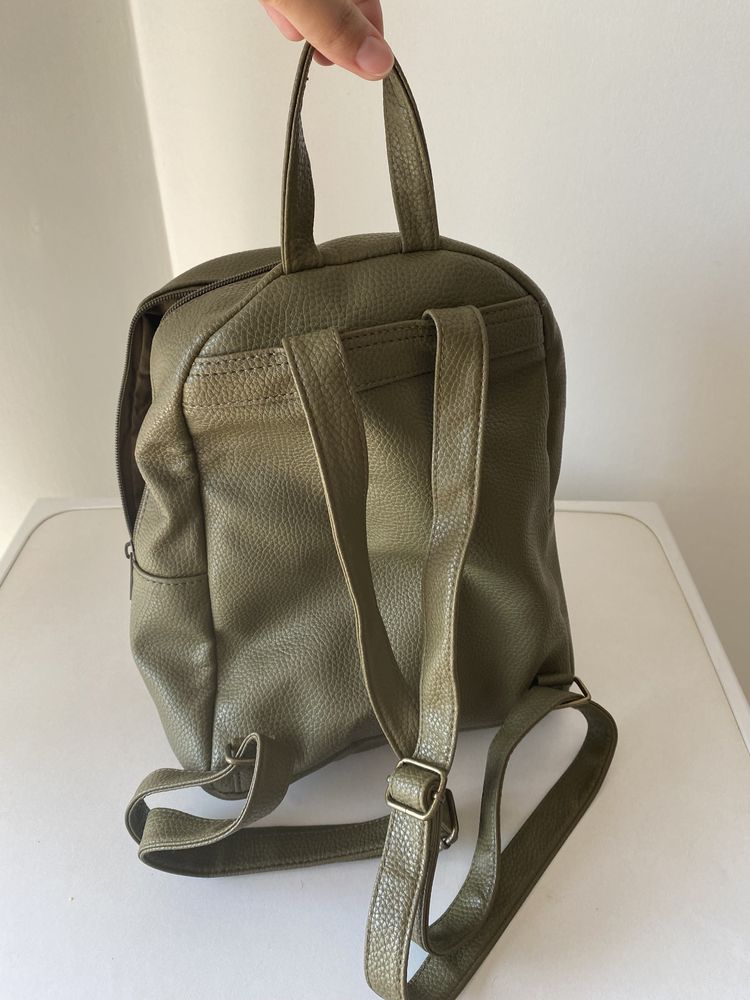 Mochila verde exército